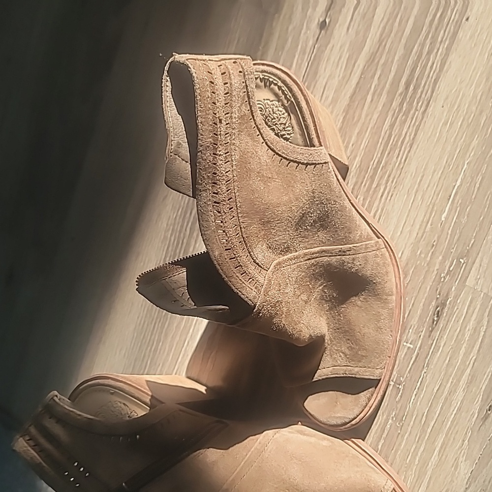 Vince Camuto Koral Brown Taupe Suede Peep Toe Booties Size 8 Tan Neutral